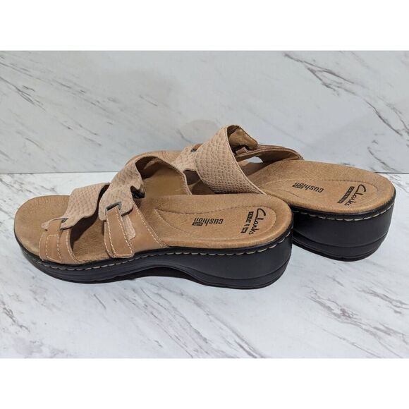 Clarks Collection Women's Tan Cushion Soft 2" Heel Comfort Sandals Size 8.5 - Picture 5 of 8